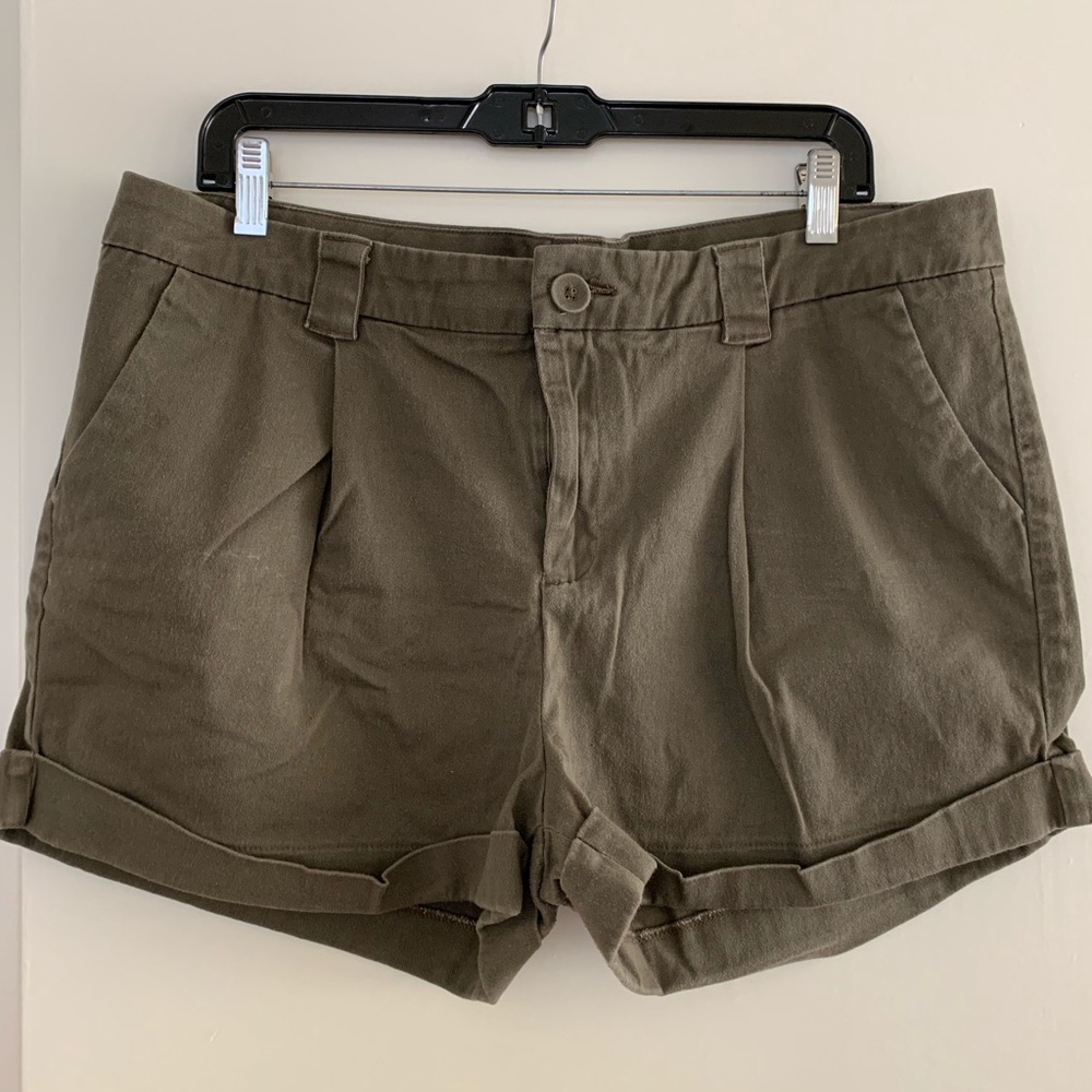 Women’s French Connection Olive Shorts